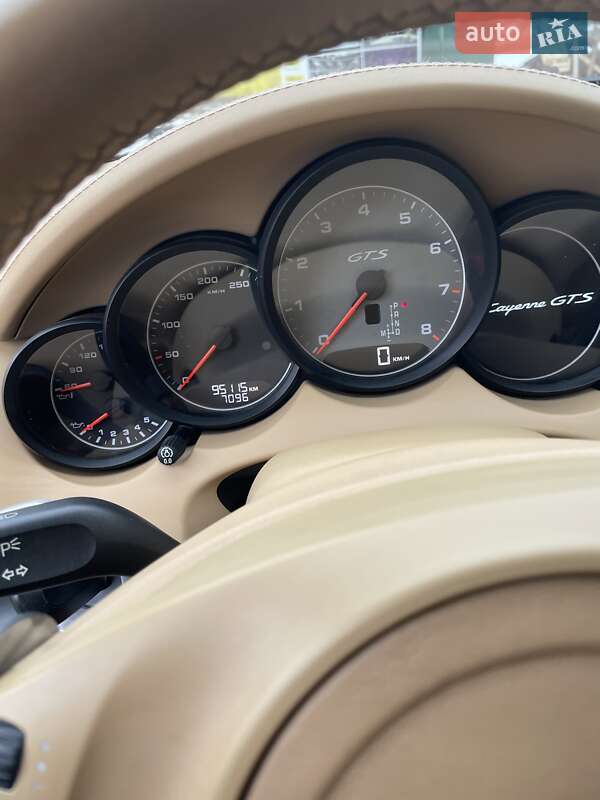 Позашляховик / Кросовер Porsche Cayenne 2012 в Києві