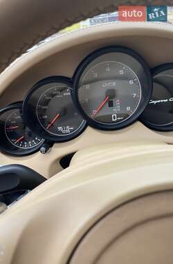 Внедорожник / Кроссовер Porsche Cayenne 2012 в 