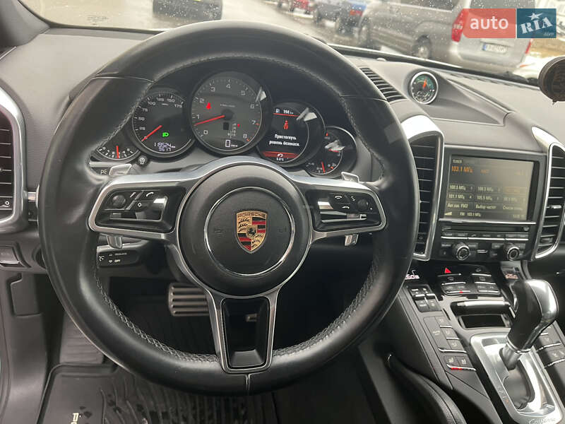 Внедорожник / Кроссовер Porsche Cayenne 2014 в Киеве