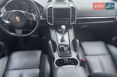 Внедорожник / Кроссовер Porsche Cayenne 2014 в 