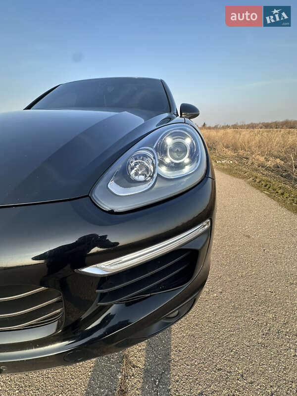 Внедорожник / Кроссовер Porsche Cayenne 2015 в Мироновке