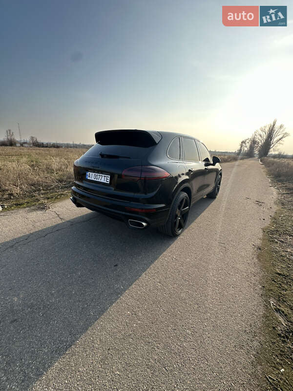 Внедорожник / Кроссовер Porsche Cayenne 2015 в Мироновке