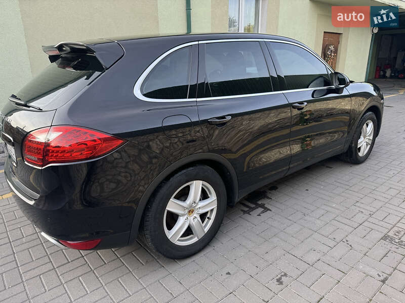 Позашляховик / Кросовер Porsche Cayenne 2012 в Тернополі
