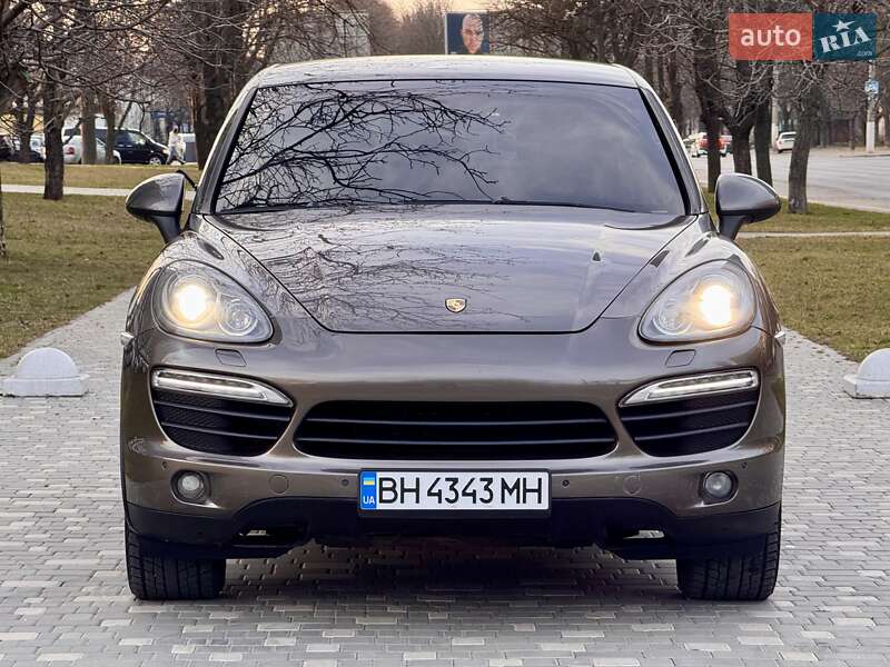 Позашляховик / Кросовер Porsche Cayenne 2011 в Одесі
