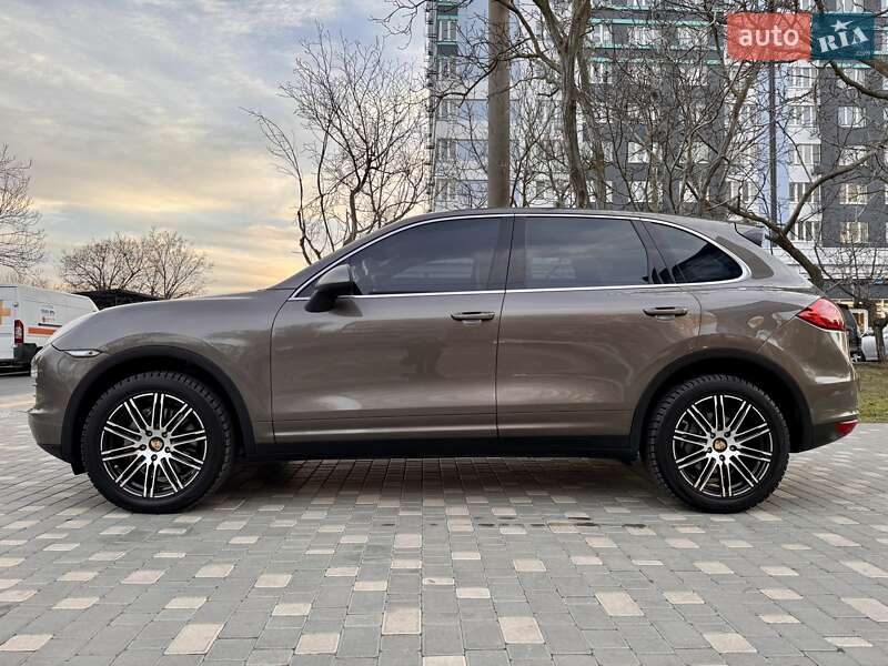 Позашляховик / Кросовер Porsche Cayenne 2011 в Одесі
