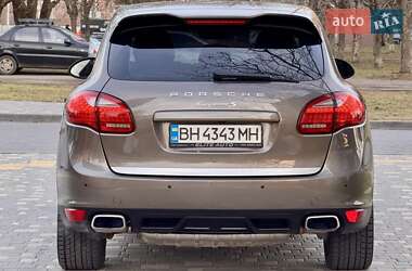 Позашляховик / Кросовер Porsche Cayenne 2011 в 