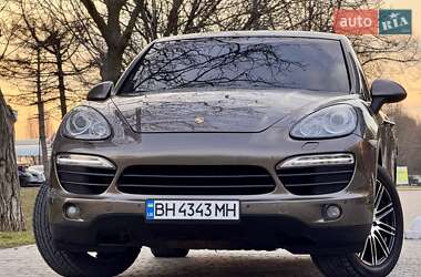 Позашляховик / Кросовер Porsche Cayenne 2011 в 