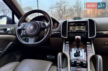 Позашляховик / Кросовер Porsche Cayenne 2011 в 