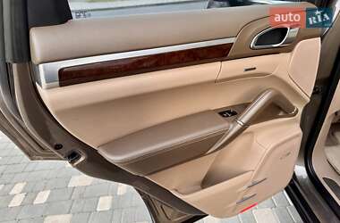Позашляховик / Кросовер Porsche Cayenne 2011 в 