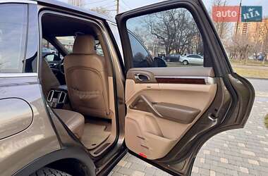 Позашляховик / Кросовер Porsche Cayenne 2011 в 