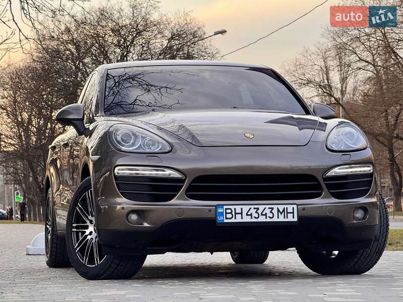 Позашляховик / Кросовер Porsche Cayenne 2011 в Одесі