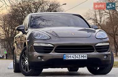 Позашляховик / Кросовер Porsche Cayenne 2011 в 