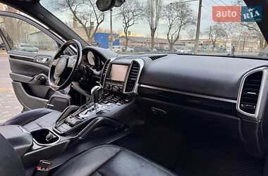 Позашляховик / Кросовер Porsche Cayenne 2010 в 