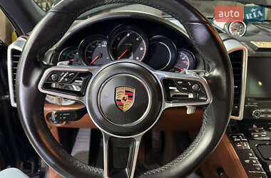 Внедорожник / Кроссовер Porsche Cayenne 2017 в 