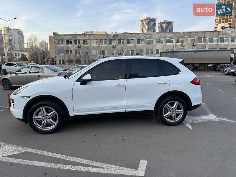 Внедорожник / Кроссовер Porsche Cayenne 2013 в Киеве