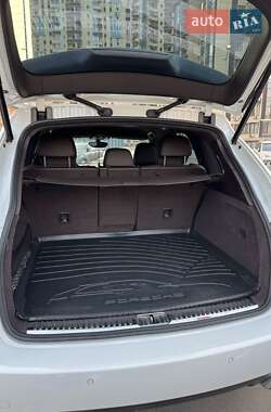 Внедорожник / Кроссовер Porsche Cayenne 2013 в 