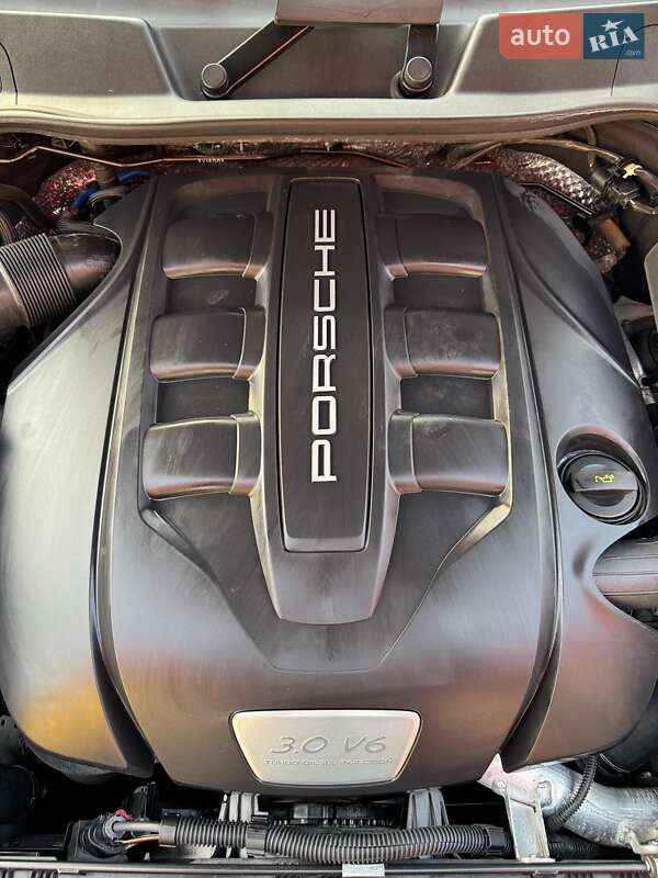 Внедорожник / Кроссовер Porsche Cayenne 2013 в Киеве