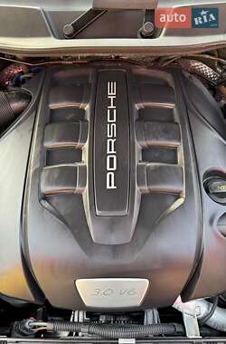 Внедорожник / Кроссовер Porsche Cayenne 2013 в 