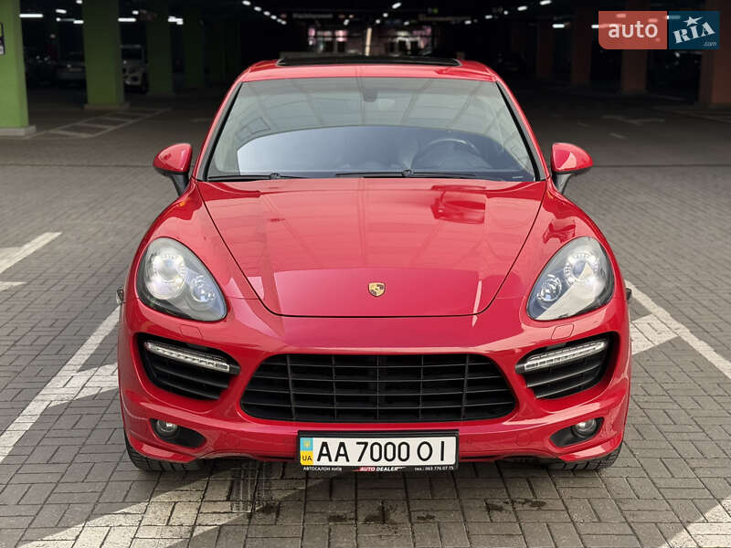 Позашляховик / Кросовер Porsche Cayenne 2013 в Києві