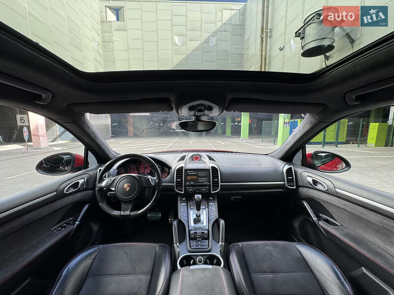 Позашляховик / Кросовер Porsche Cayenne 2013 в Києві
