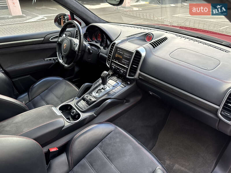 Позашляховик / Кросовер Porsche Cayenne 2013 в Києві