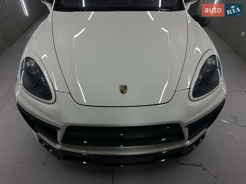 Позашляховик / Кросовер Porsche Cayenne 2011 в Чернівцях