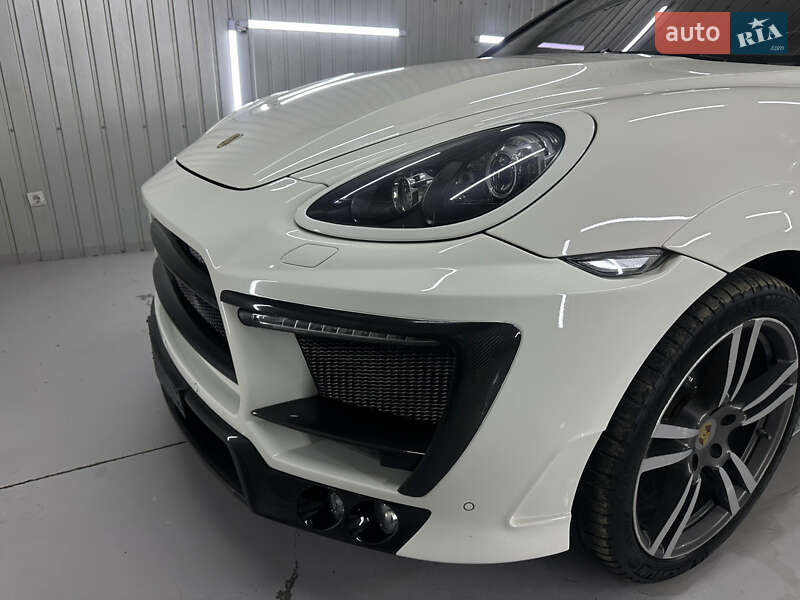 Позашляховик / Кросовер Porsche Cayenne 2011 в Чернівцях