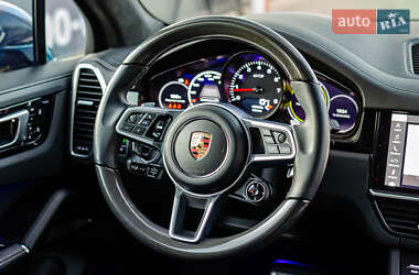 Внедорожник / Кроссовер Porsche Cayenne 2021 в 