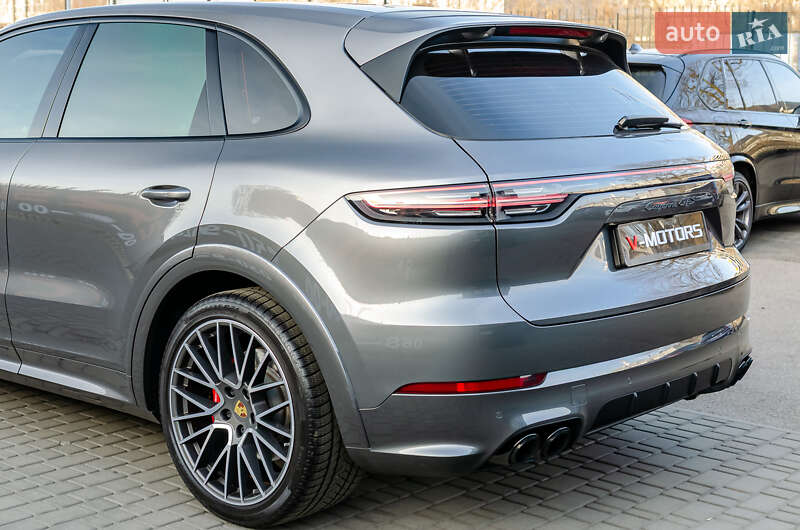 Внедорожник / Кроссовер Porsche Cayenne 2021 в Киеве