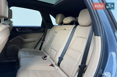 Позашляховик / Кросовер Porsche Cayenne 2019 в 