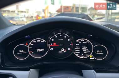 Позашляховик / Кросовер Porsche Cayenne 2019 в 