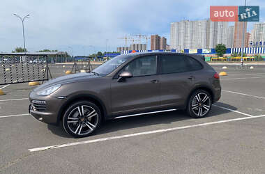 Внедорожник / Кроссовер Porsche Cayenne 2011 в Киеве