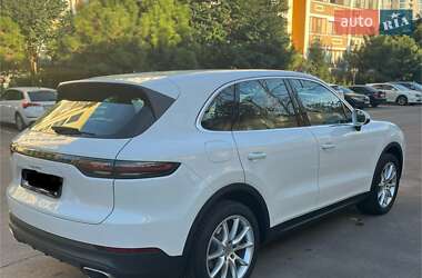 Внедорожник / Кроссовер Porsche Cayenne 2021 в 