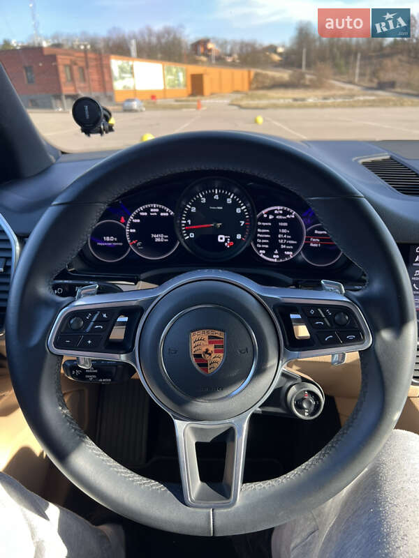 Внедорожник / Кроссовер Porsche Cayenne 2019 в Киеве