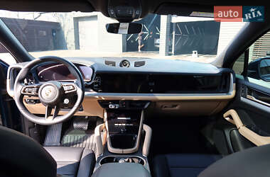 Позашляховик / Кросовер Porsche Cayenne 2023 в 