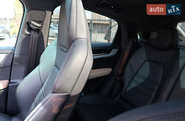 Позашляховик / Кросовер Porsche Cayenne 2023 в 