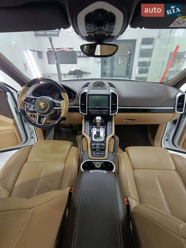 Внедорожник / Кроссовер Porsche Cayenne 2015 в Одессе
