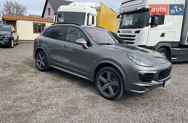 Внедорожник / Кроссовер Porsche Cayenne 2016 в 