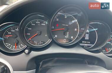 Внедорожник / Кроссовер Porsche Cayenne 2016 в 