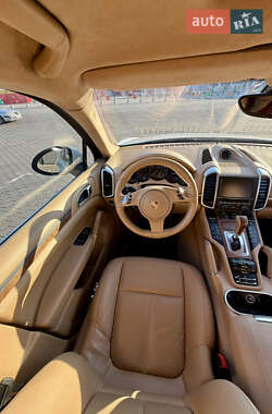 Внедорожник / Кроссовер Porsche Cayenne 2010 в 