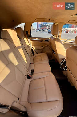 Внедорожник / Кроссовер Porsche Cayenne 2010 в 