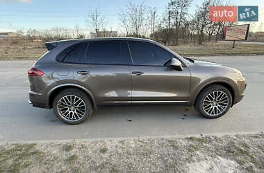 Внедорожник / Кроссовер Porsche Cayenne 2016 в 