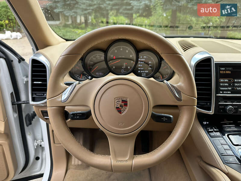 Позашляховик / Кросовер Porsche Cayenne 2013 в Одесі