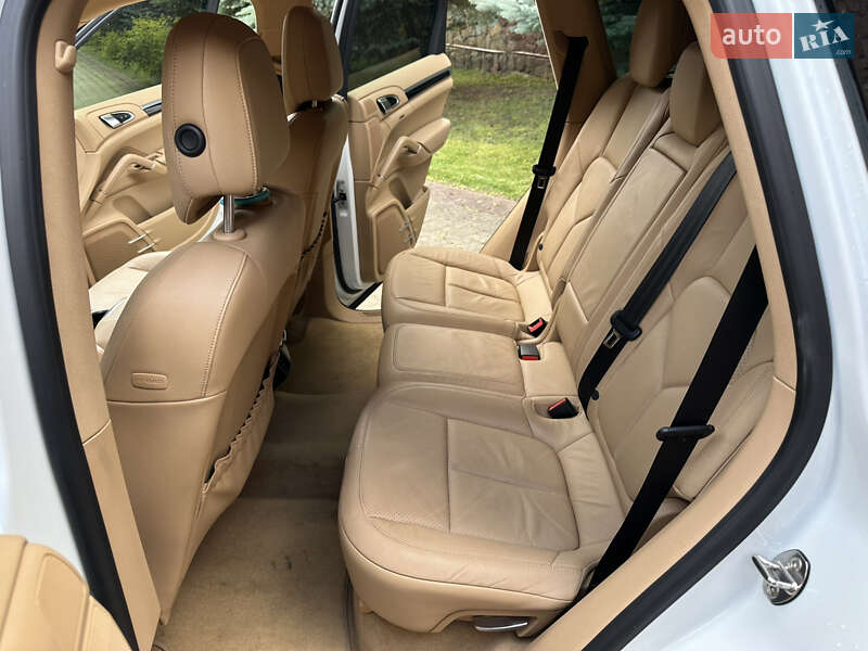 Позашляховик / Кросовер Porsche Cayenne 2013 в Одесі