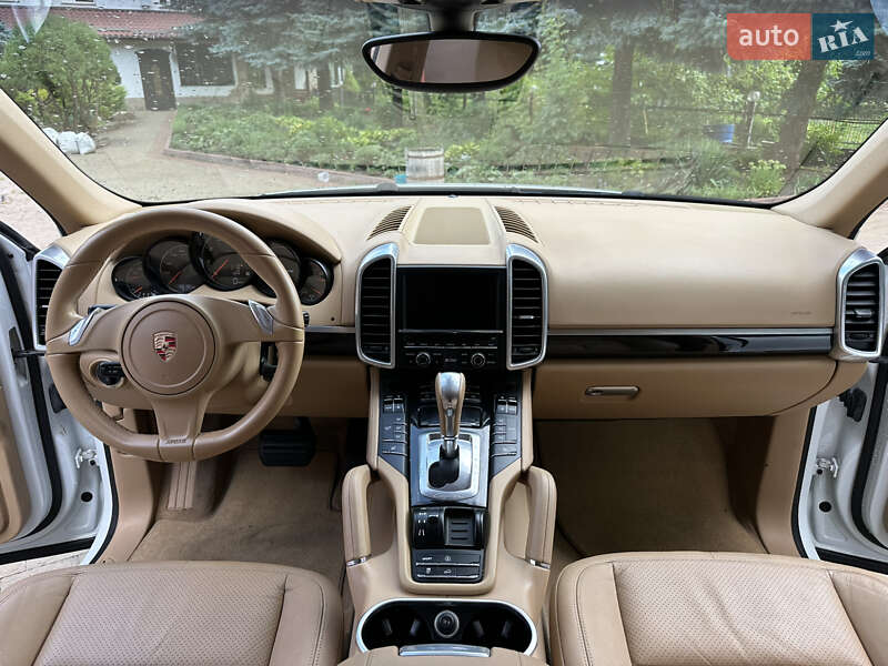 Позашляховик / Кросовер Porsche Cayenne 2013 в Одесі