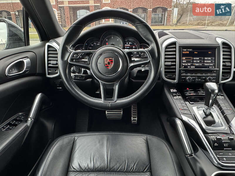 Внедорожник / Кроссовер Porsche Cayenne 2016 в Киеве