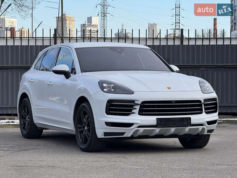 Внедорожник / Кроссовер Porsche Cayenne 2018 в Киеве