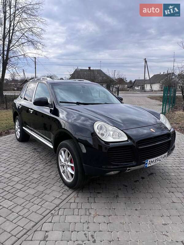 Позашляховик / Кросовер Porsche Cayenne 2005 в 