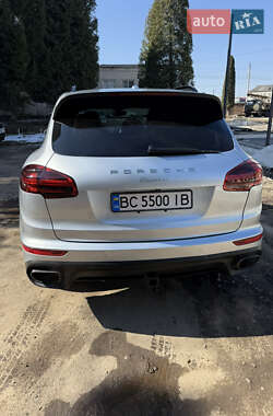 Внедорожник / Кроссовер Porsche Cayenne 2017 в 