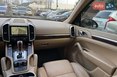 Внедорожник / Кроссовер Porsche Cayenne 2012 в 
